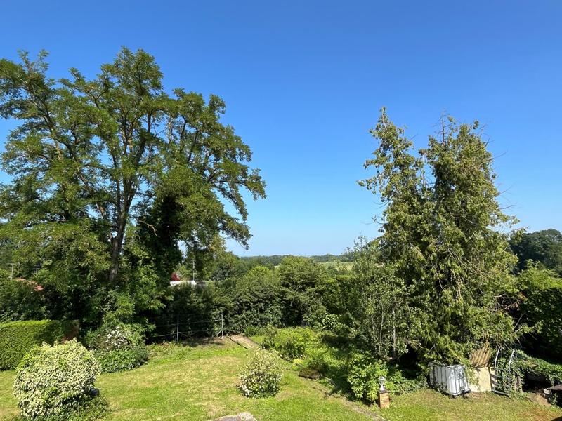 Maison - 265 m² - 10 pièces