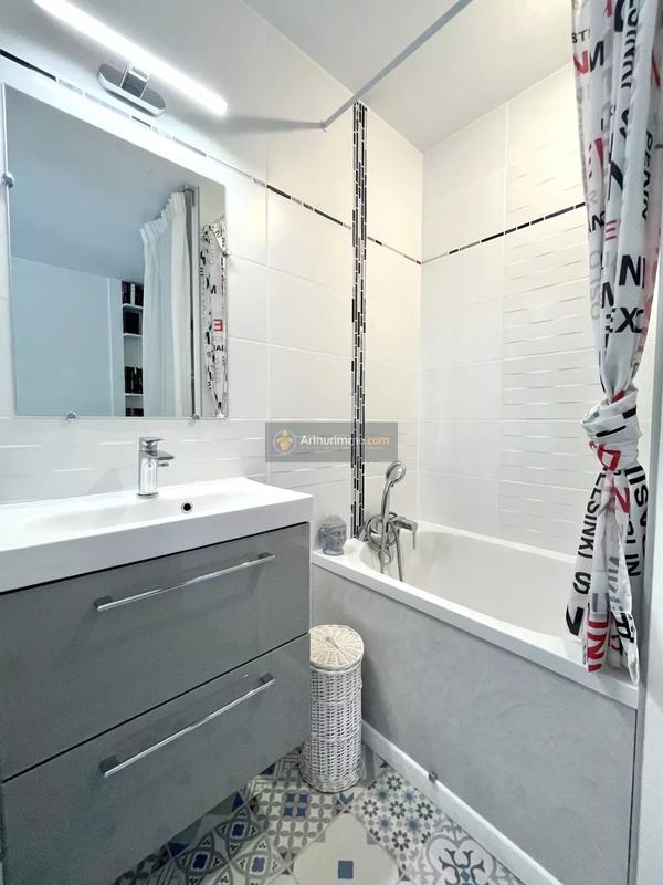 Appartement - 85 m² - 4 pièces