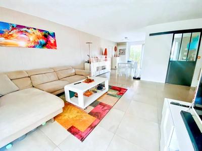 Maison - 98 m² - 4 pièces