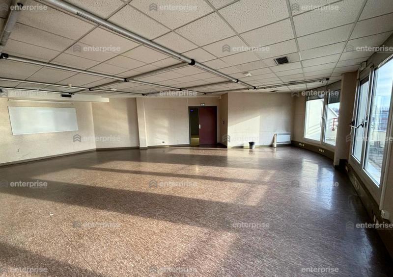Bureau - 1 216 m²