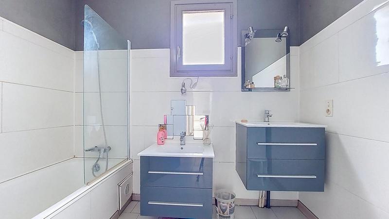 Maison - 92 m² - 4 pièces