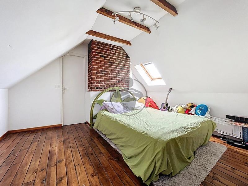 Maison - 237 m² - 9 pièces