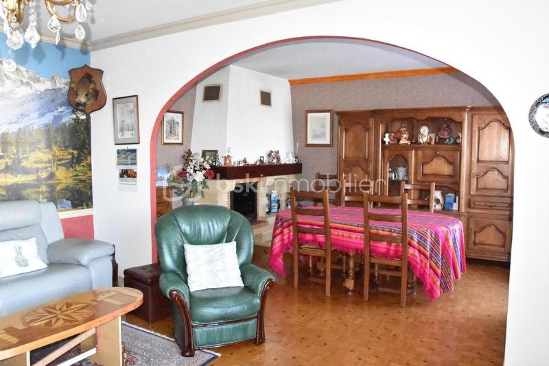 Maison - 199 m² - 9 pièces