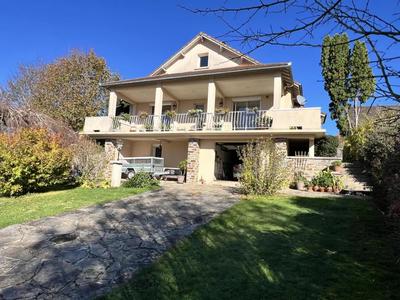 Maison - 146 m² - 9 pièces