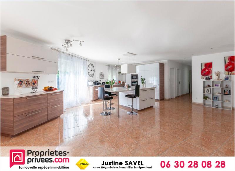 Maison - 225 m² - 8 pièces