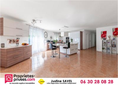 Maison - 225 m² - 8 pièces