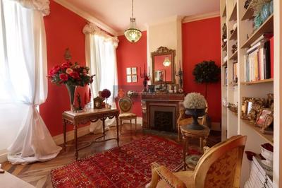 Maison - 600 m² - 15 pièces