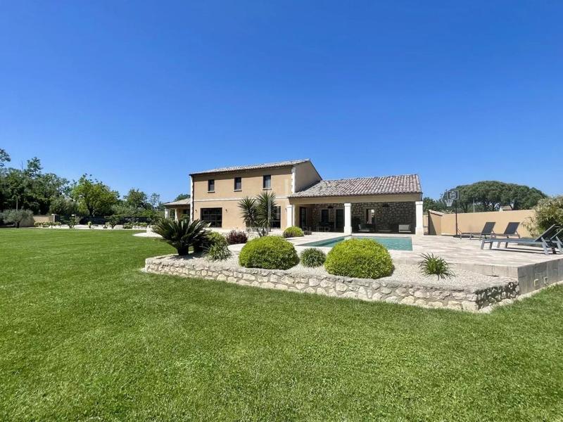 Villa - 195 m² - 6 pièces