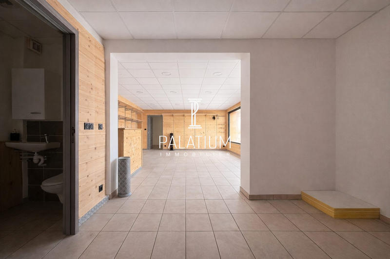 Local commercial - 54 m² - 2 pièces