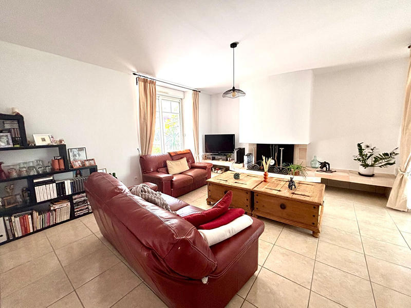 Maison - 212 m² - 8 pièces