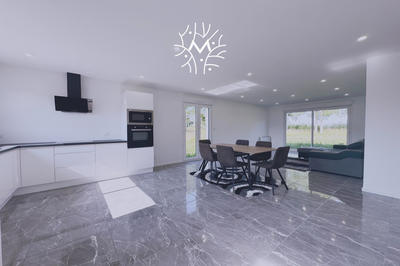 Maison - 96 m² - 5 pièces