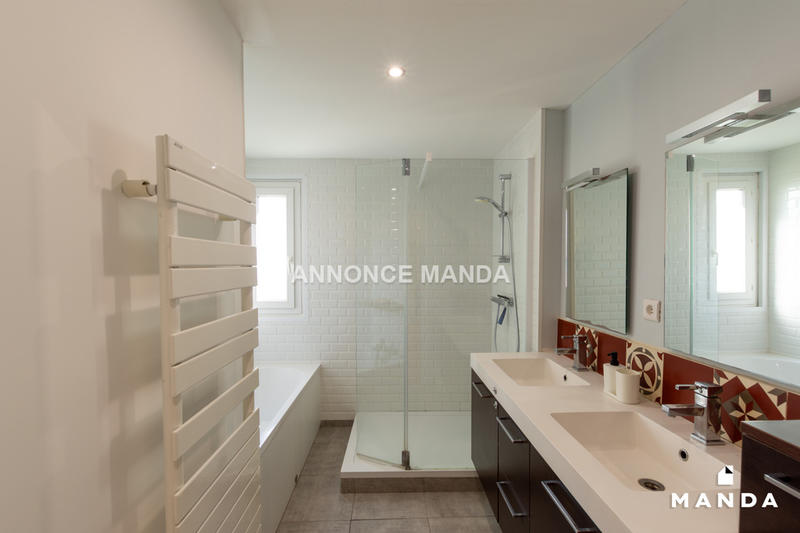 Appartement - 98 m² - 5 pièces