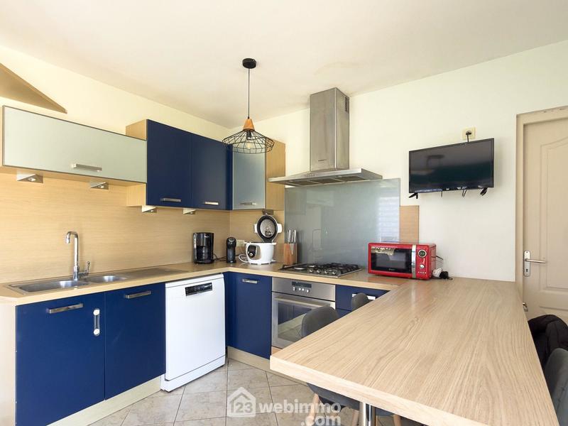 Maison - 99 m² - 6 pièces