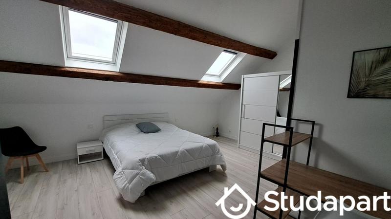 Chambre - 11 m² - 1 pièce