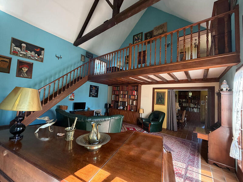 Maison - 209 m² - 6 pièces