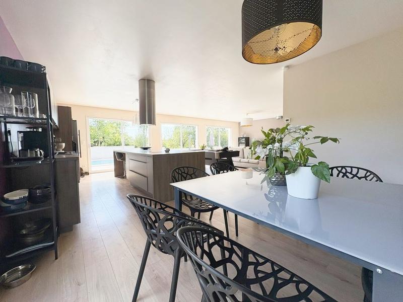 Maison - 141 m² - 6 pièces