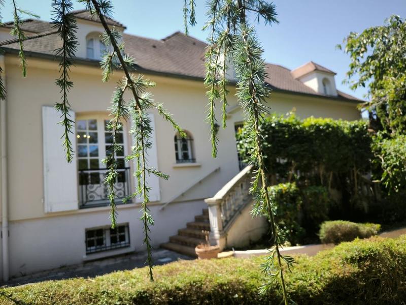 Maison bourgeoise - 330 m² - 13 pièces