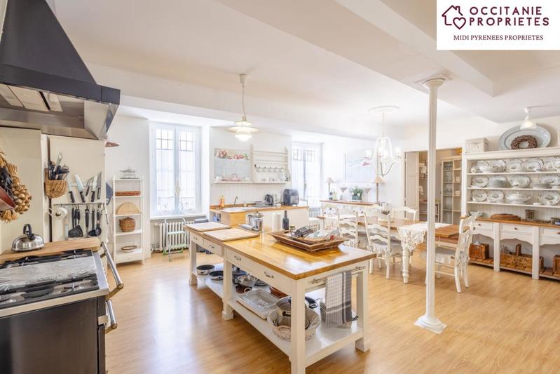 Maison de maîtres - 276 m² - 9 pièces