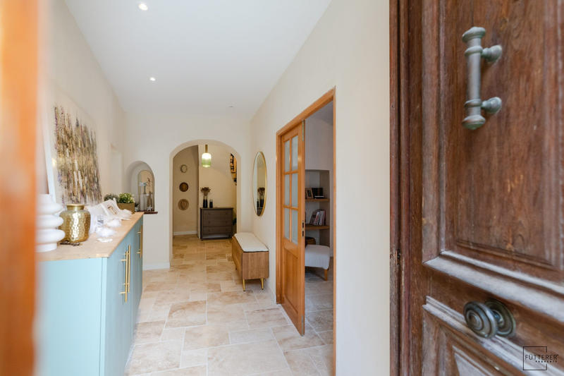 Villa - 220 m² - 6 pièces