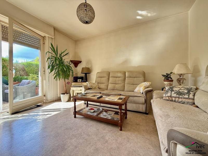 Maison - 255 m² - 10 pièces