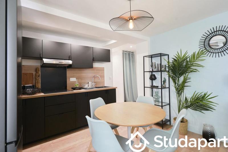 Chambre - 11 m² - 1 pièce