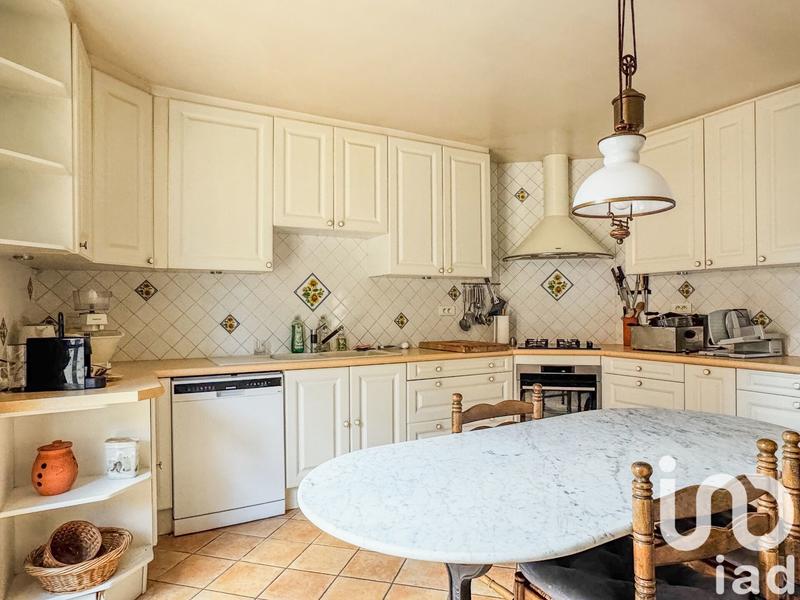 Maison - 217 m² - 8 pièces