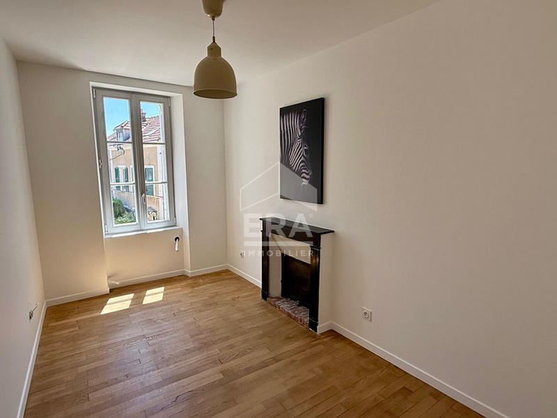 Maison - 235 m² - 7 pièces