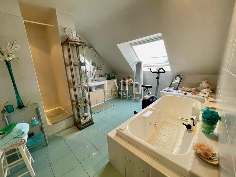 Maison - 185 m² - 7 pièces