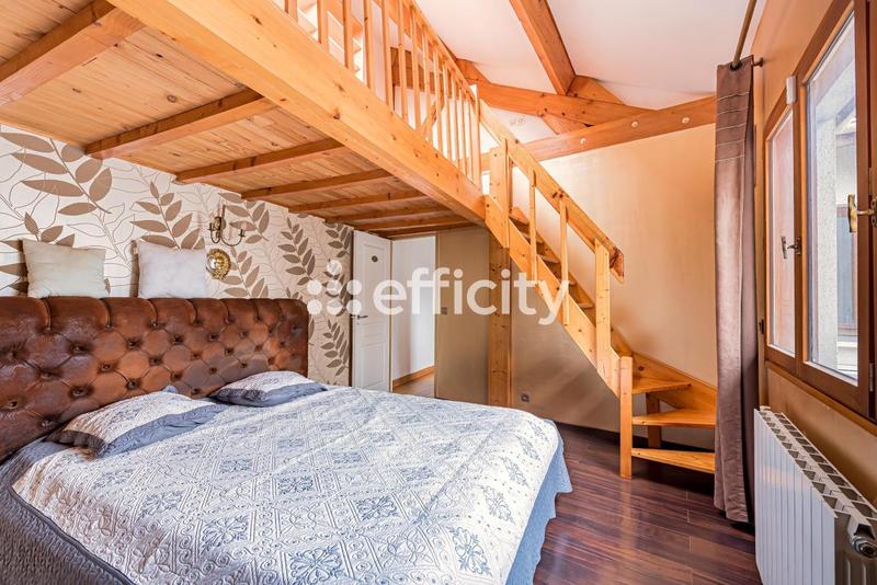 Maison - 99 m² - 5 pièces