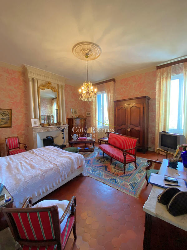 Propriété - 500 m² - 11 pièces