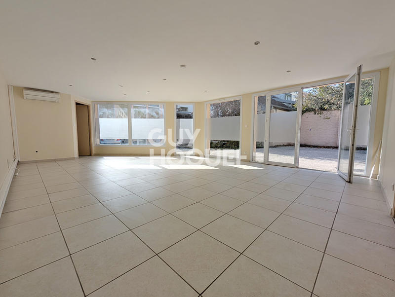 Local commercial - 57 m² - 2 pièces