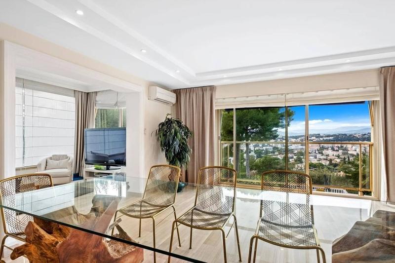 Villa - 250 m² - 7 pièces