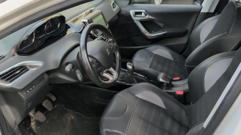 Peugeot 2008 II 1.2 PureTech 110 Allure