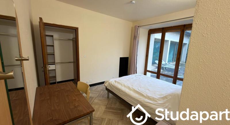 Chambre - 15 m² - 1 pièce