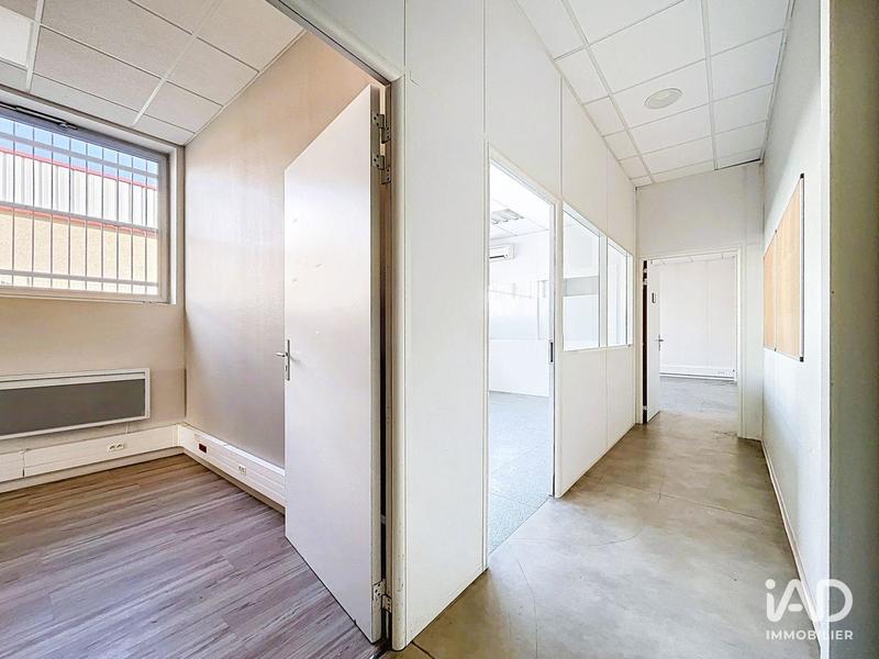 Local commercial - 596 m²