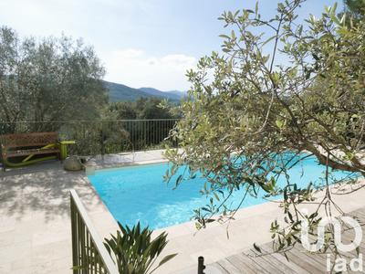 Maison - 160 m² - 7 pièces