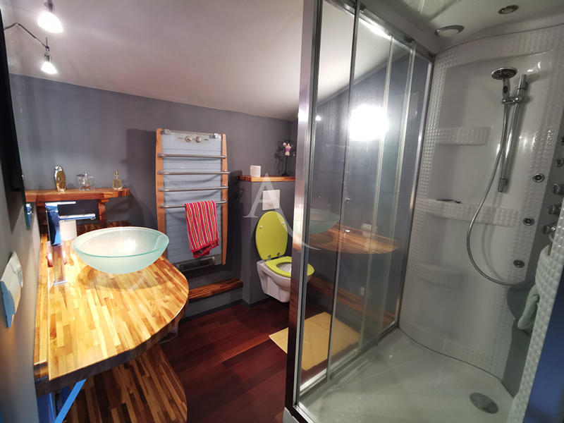 Maison - 373 m² - 11 pièces