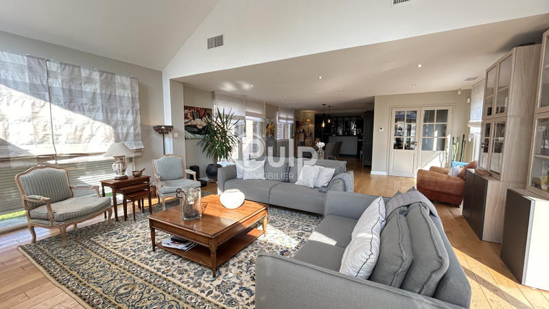 Maison - 180 m² - 6 pièces