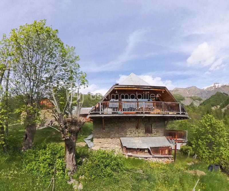 Corps de ferme - 180 m² - 6 pièces