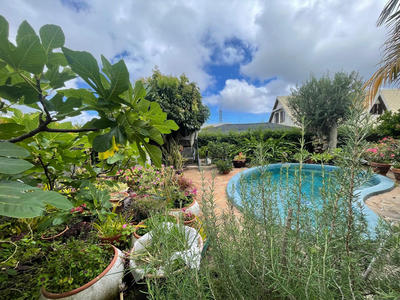 Villa - 240 m² - 6 pièces