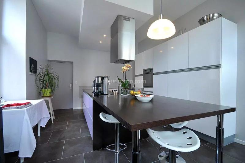 Maison - 742 m² - 12 pièces