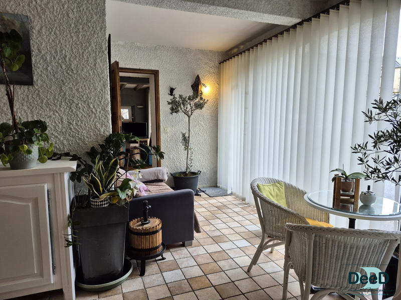 Maison traditionnelle - 221 m² - 7 pièces