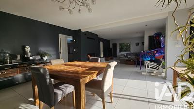 Maison - 208 m² - 8 pièces