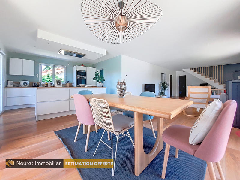 Maison - 132 m² - 7 pièces