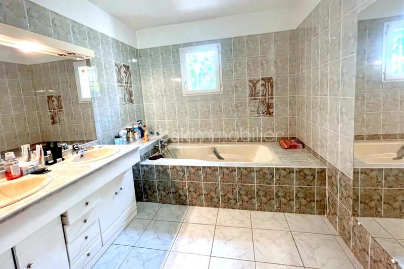 Maison - 120 m² - 6 pièces