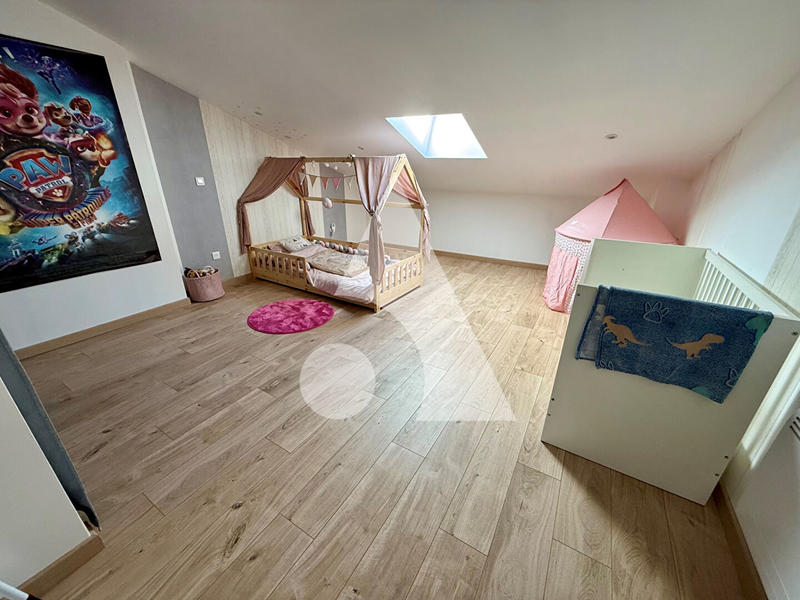 Maison - 232 m² - 6 pièces