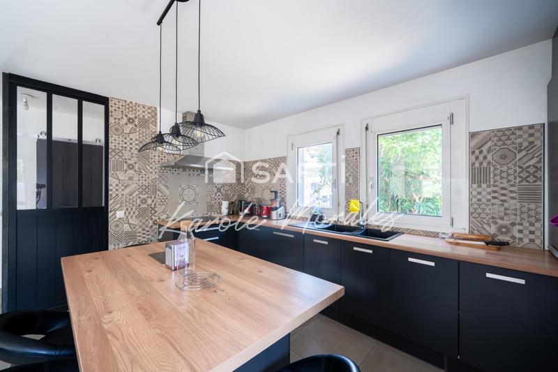 Maison - 140 m² - 5 pièces