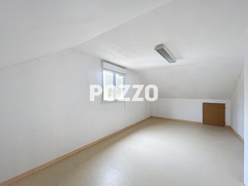 Maison - 210 m² - 7 pièces