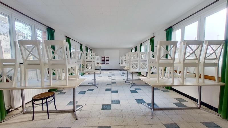 Local commercial - 257 m² - 8 pièces