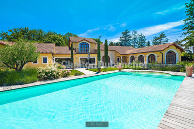 Demeure - 393 m² - 13 pièces